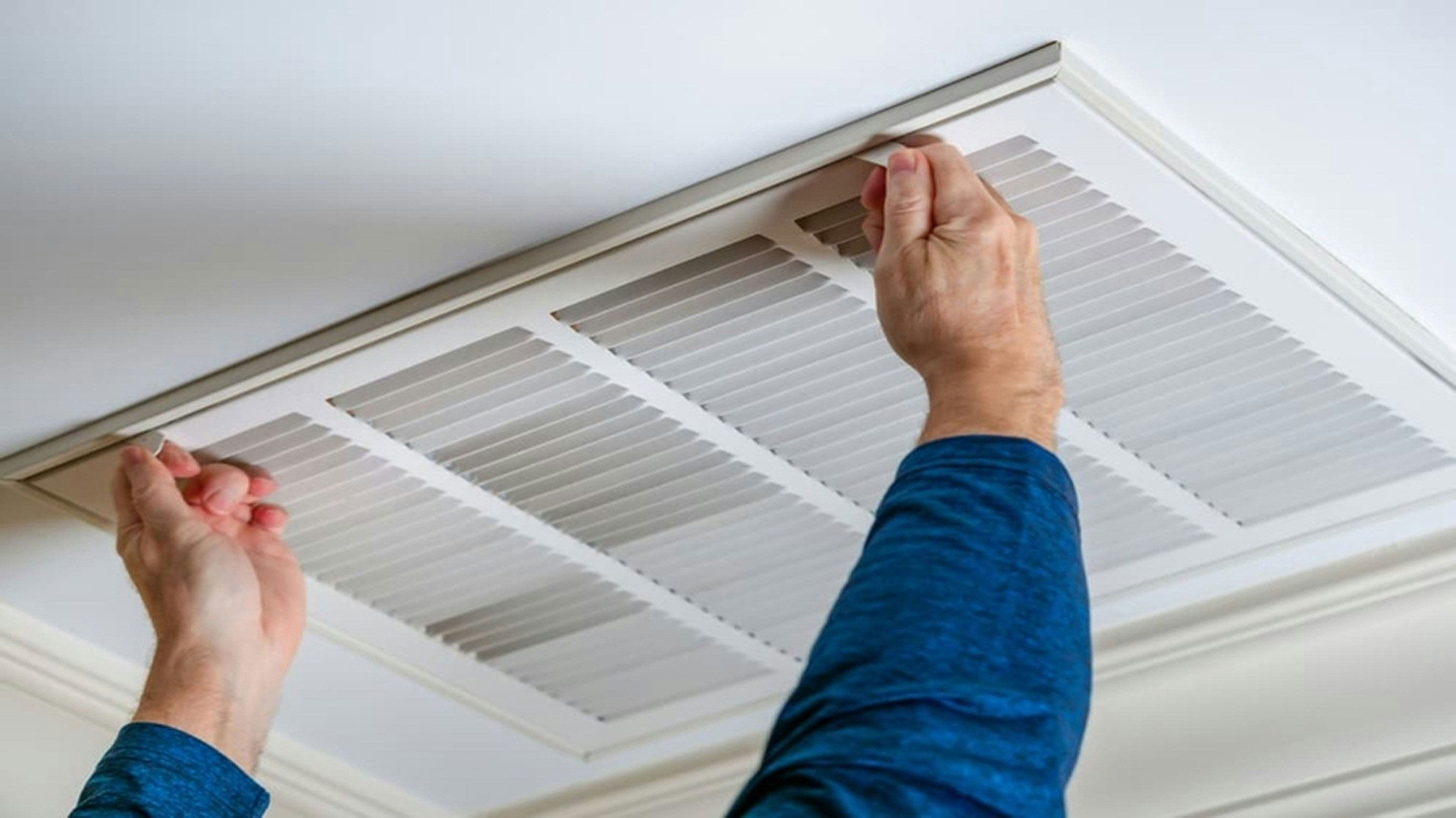Lüftungsanlage im Wohnhaus als Übersicht für verschiedene Systeme der Wohnraumlüftung.